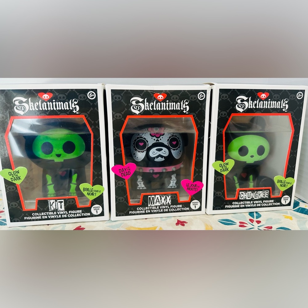 Hasbro Series 1 SKELANIMALS 3 total Classic Collectible Vinyl Figure NIB
